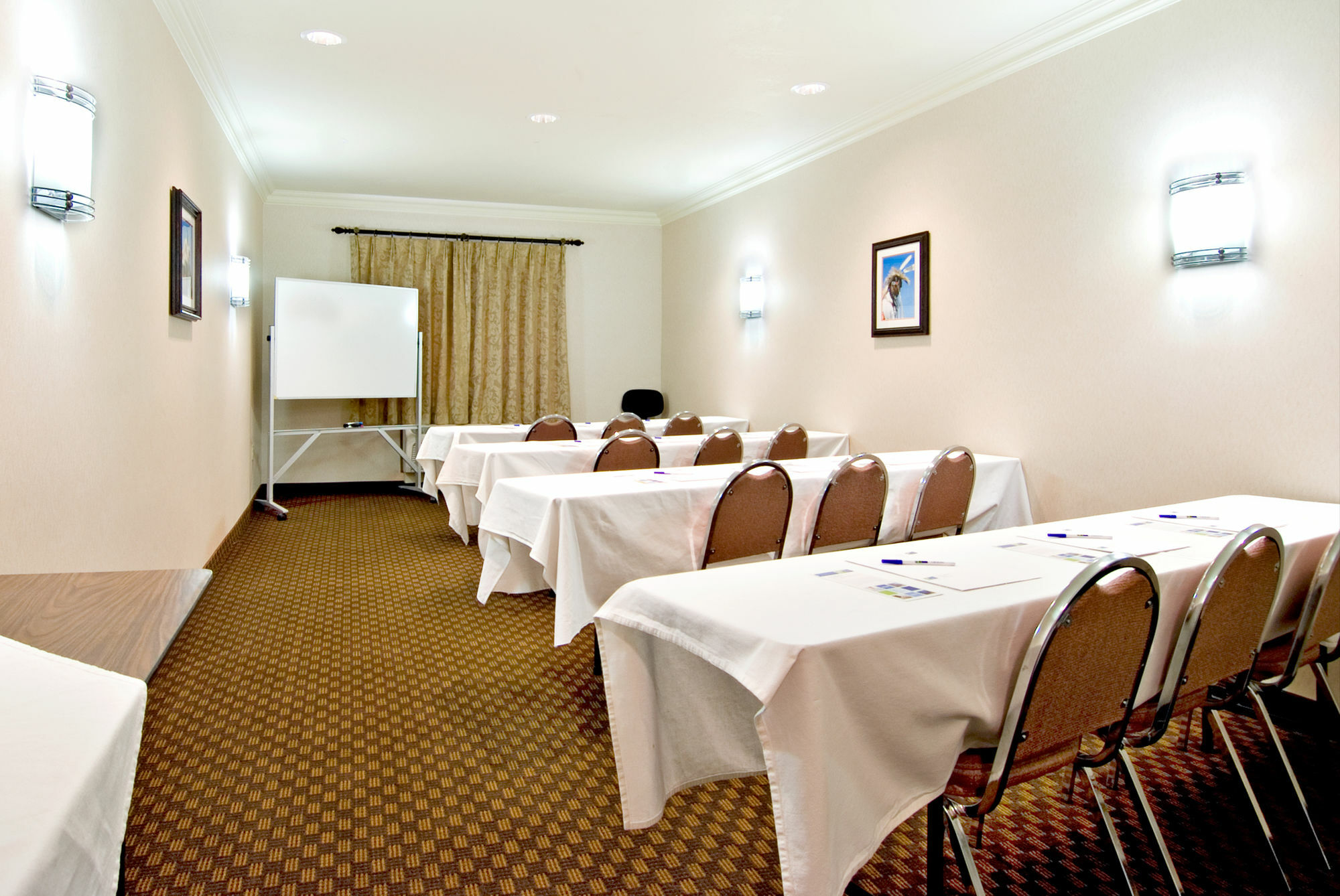 Holiday Inn Express And Suites Klamath 克拉马斯福尔斯 外观 照片